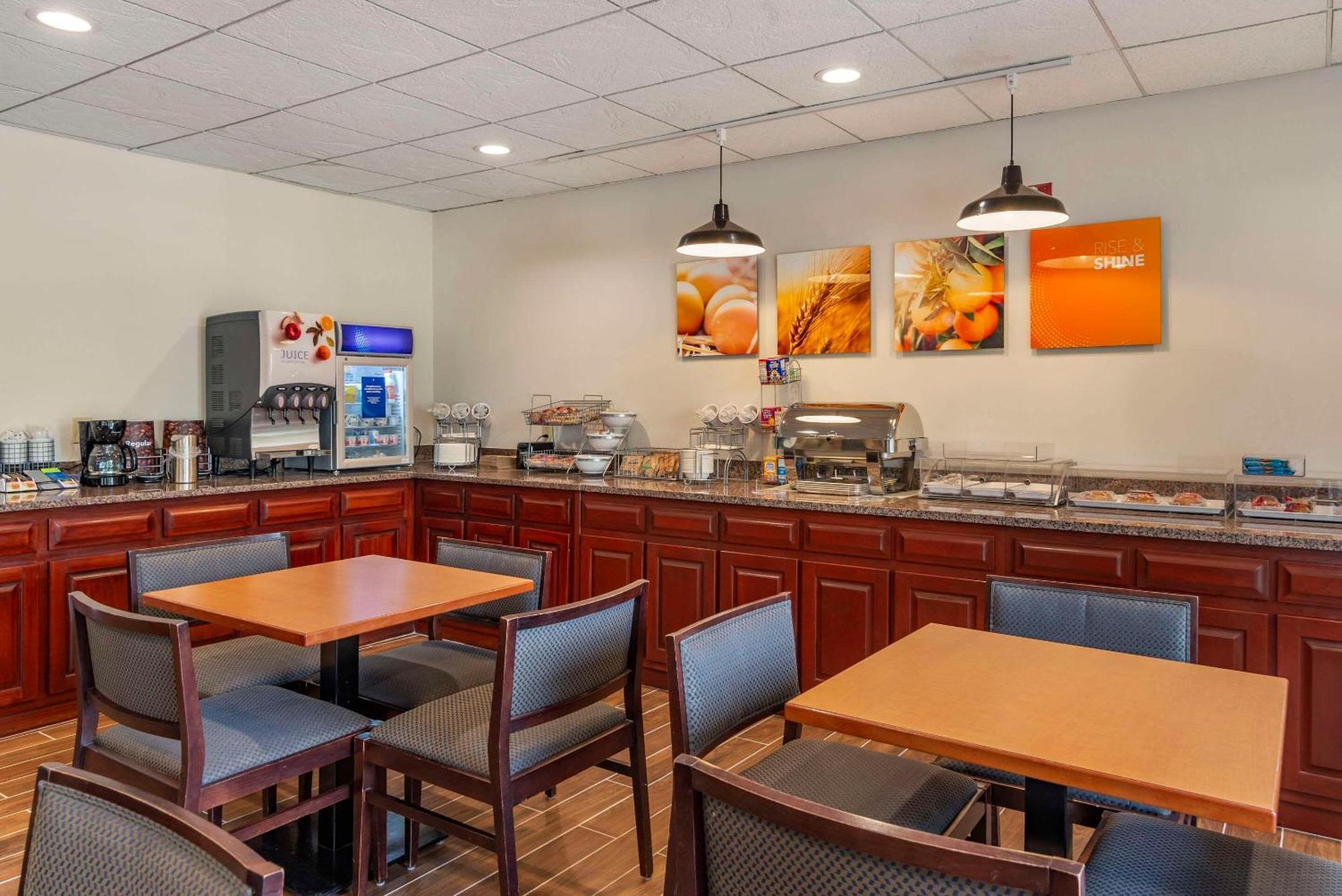 Comfort Inn & Suites Dahlonega University Area מראה חיצוני תמונה