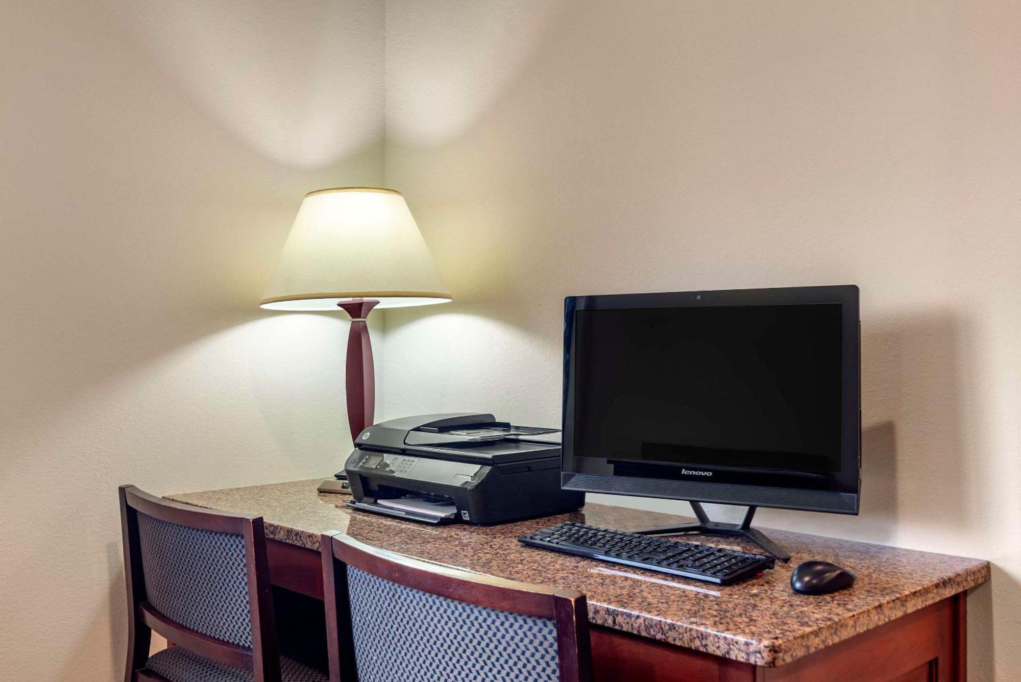 Comfort Inn & Suites Dahlonega University Area מראה חיצוני תמונה