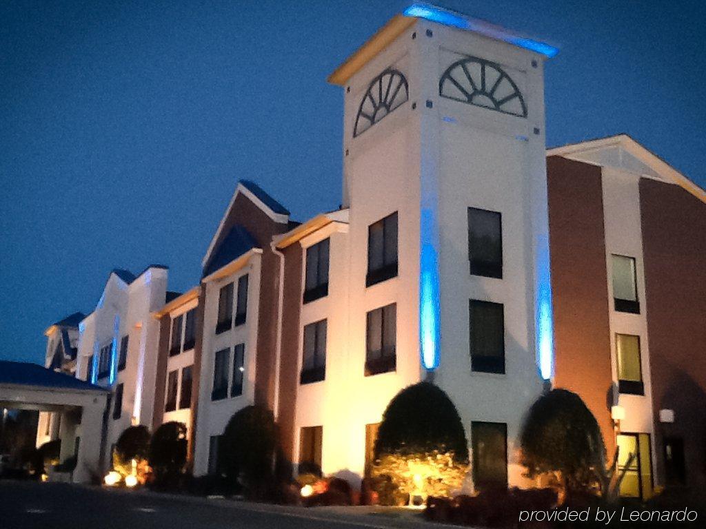 Comfort Inn & Suites Dahlonega University Area מראה חיצוני תמונה